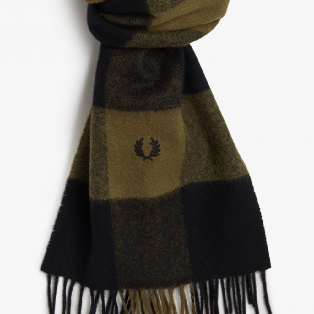 Fred Perry 100% Wool Green/Black Scarf - Made in Scotland - MSRP $100 - NTW